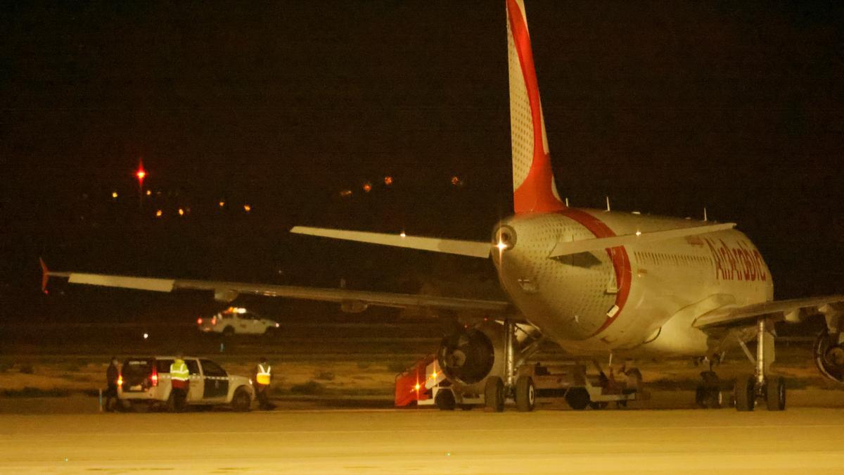En libertad los 22 migrantes del avión patera de Palma tras la reforma del delito de sedición