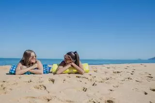 Sillas, sombrillas y hasta neoprenos: las rebajas del Prime Day para la playa