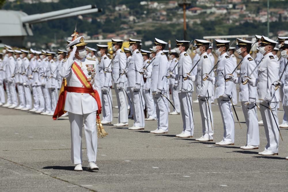 La Escuela Naval de Marín saluda a 112 nuevos oficiales de la Armada