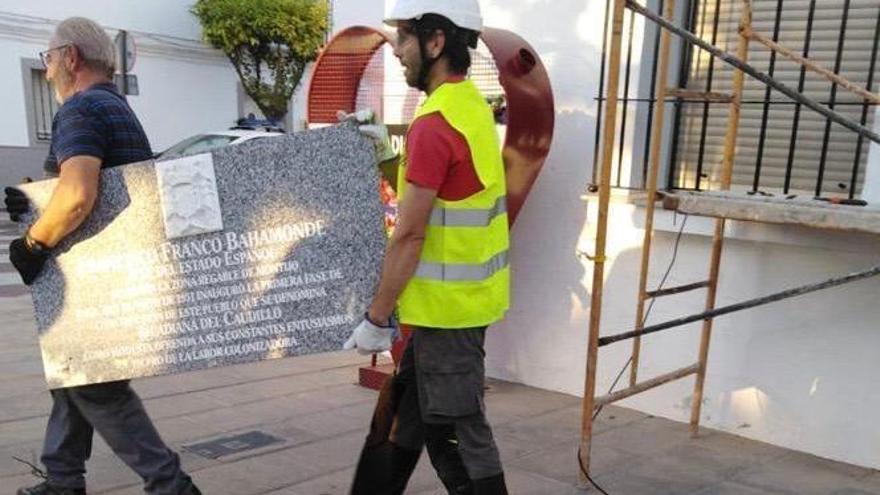 El TSJEx señala que la Diputación de Badajoz no puede obligar a los ayuntamientos a cumplir la Ley de Memoria Histórica