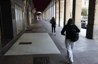 La calle gijonesa de Marqués de San Esteban, a falta de un último test, se renovará antes de verano