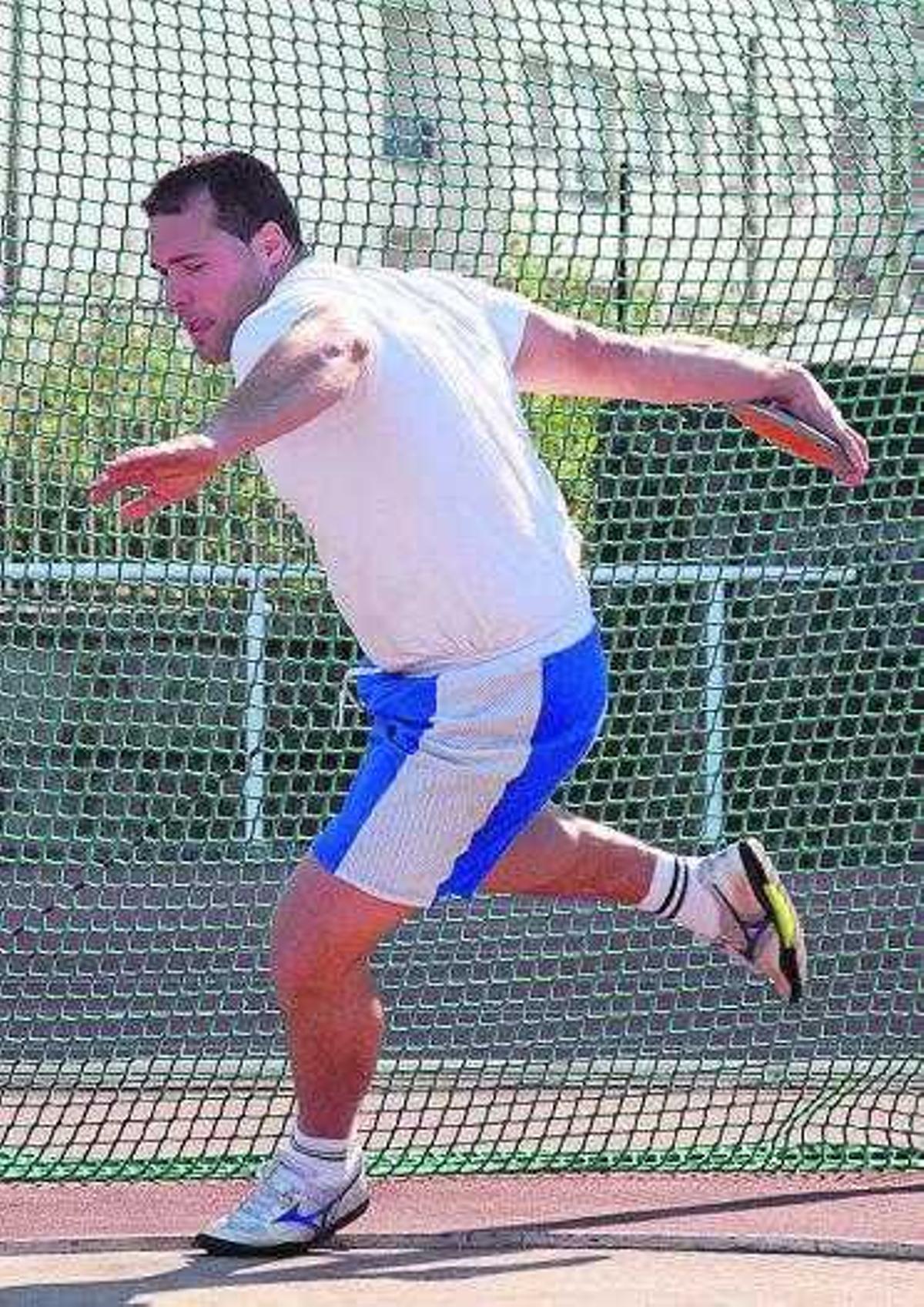 Víctor Gallego durante una competición en el CGTD. // Rafa Vázquez