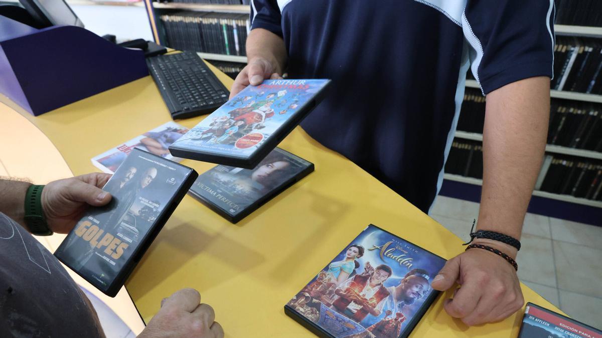 Krypton es el último videoclub de la ciudad.