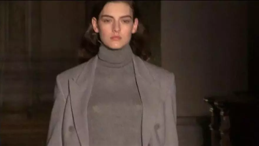 Stella McCartney presenta su colección en la París Fashion Week