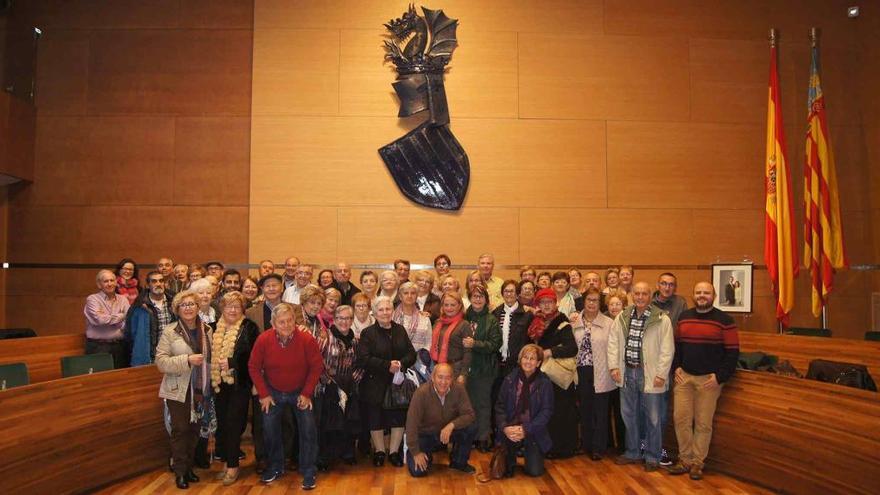 La alcaldesa Conxa García, guía de lujo para los mayores en la Diputación