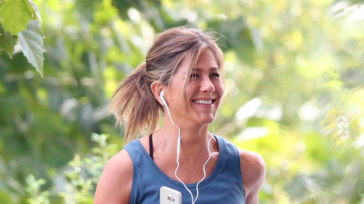 Jennifer Aniston haciendo ejercicio