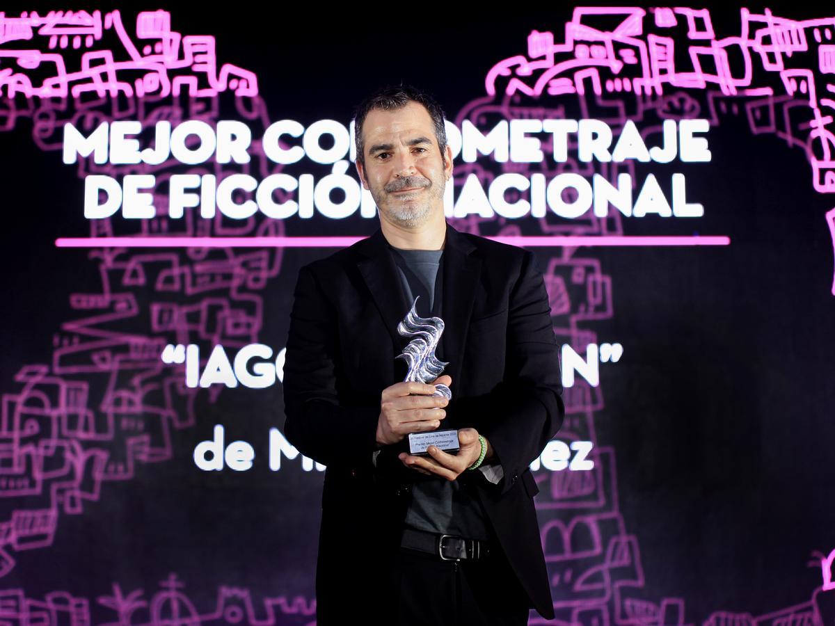 Miguel Ibáñez recoge la Tesela al mejor cortometraje de ficción nacional.