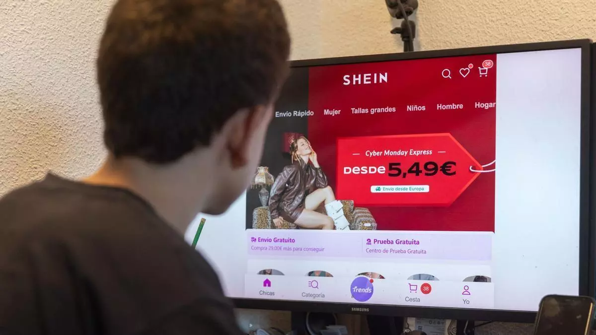 Entra en vigor la tasa para Shein, Temu y AliExpress: cómo se aplica, a quién afecta y quién tendrá que pagar los 3 euros