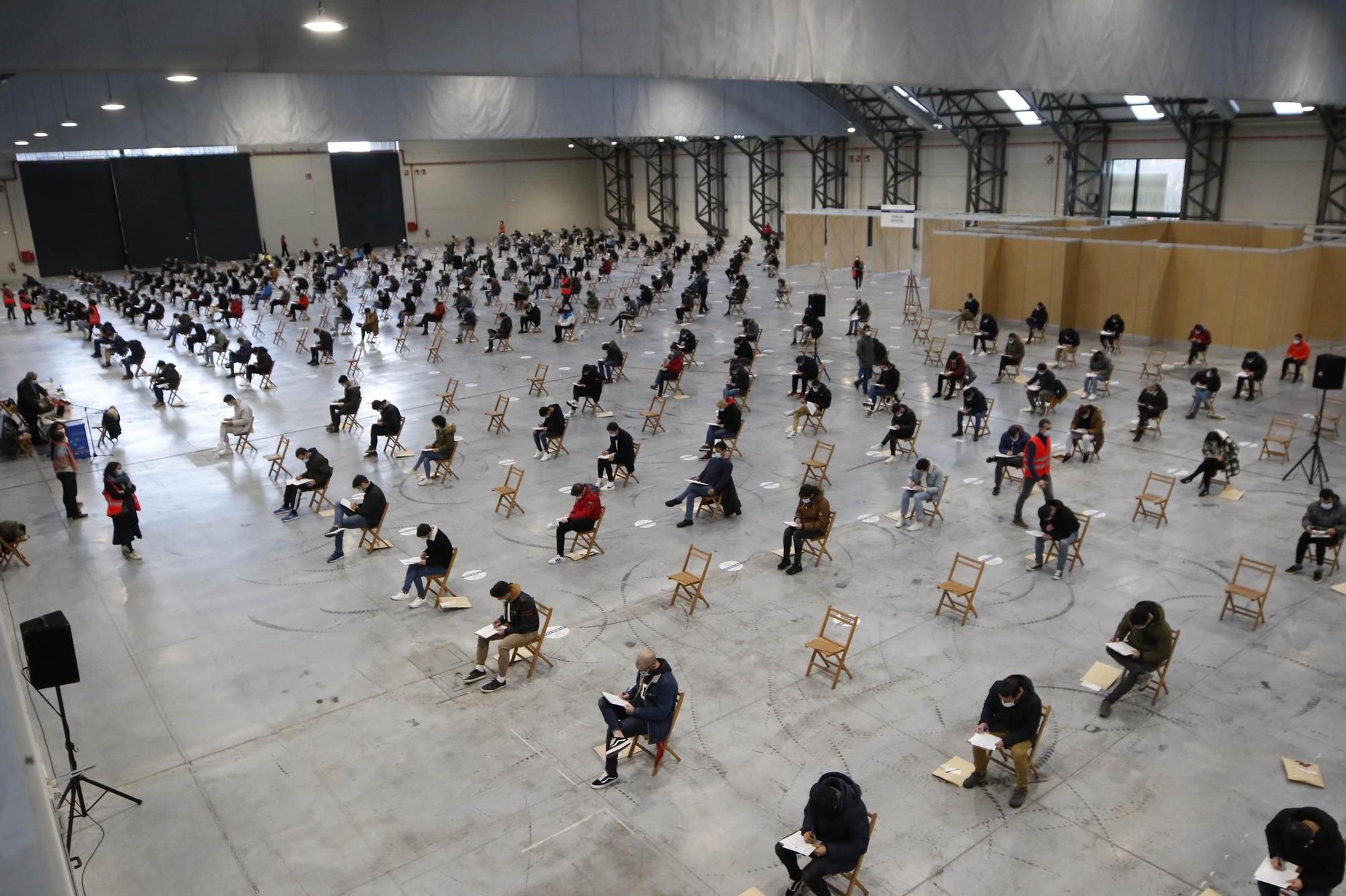 Los futuros bomberos de Vigo pasan a examen