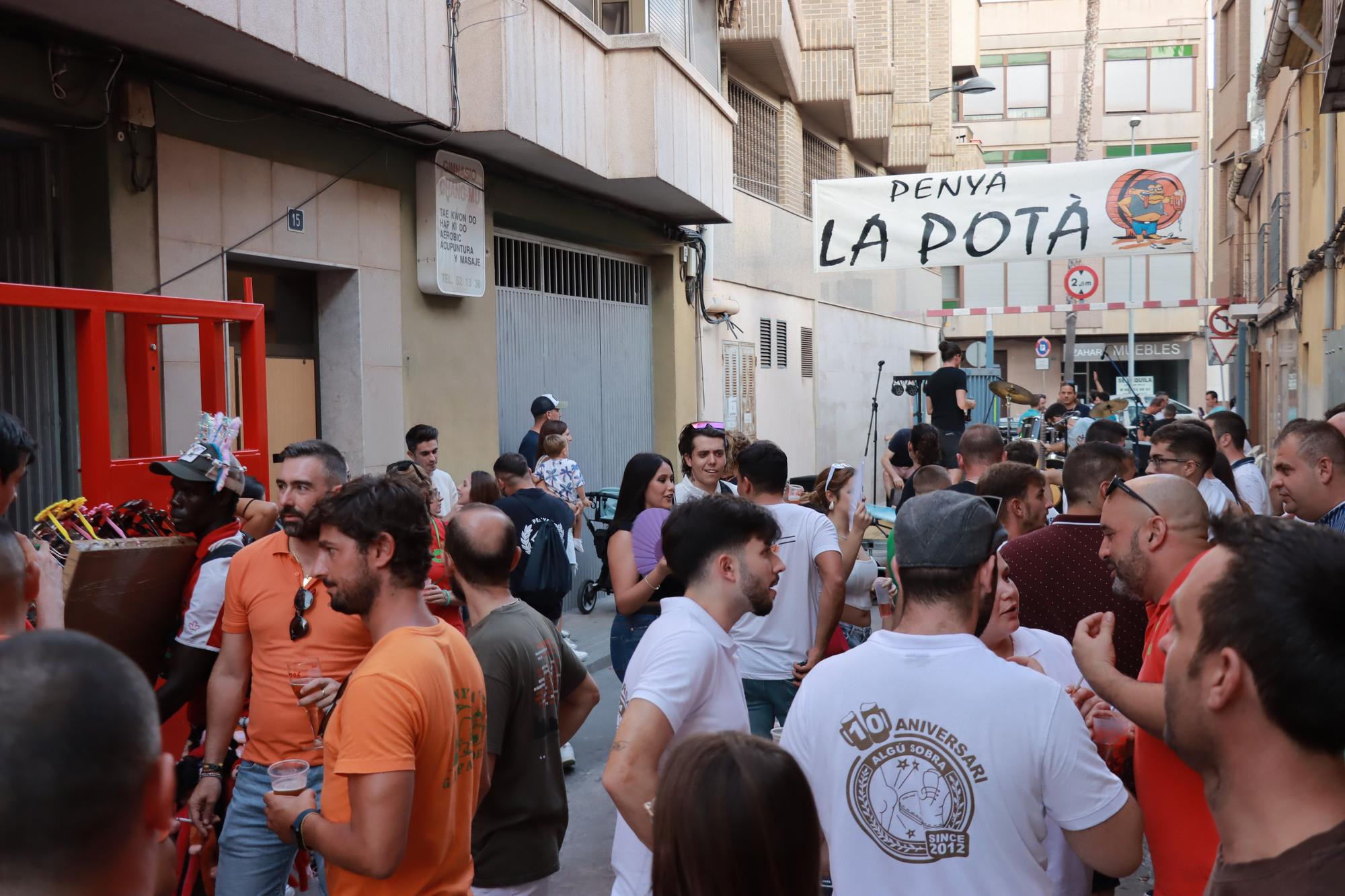 Galería | Las collas de Vila-real ya disfrutan de la fiesta en la calle