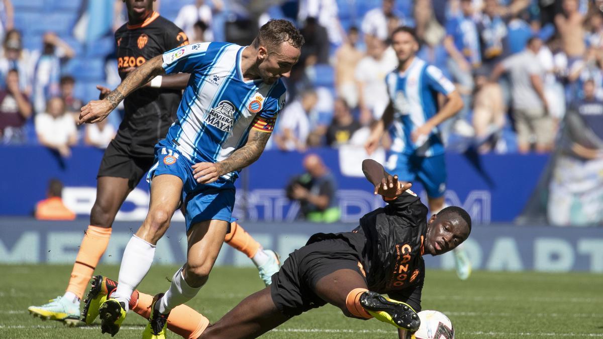 Derder pierde un balón ante Diakhaby