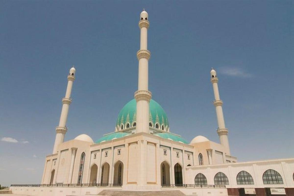 Mezquita Saparmurat Haji en la ciudad de Gökdepe