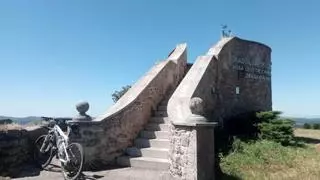 Una escalera al cielo en Negreira: el mirador desde el que pueden verse hasta treinta concellos gallegos