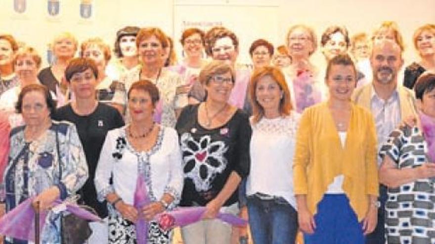 El galardón Dona Vallera recae en Dones Clara Campoamor