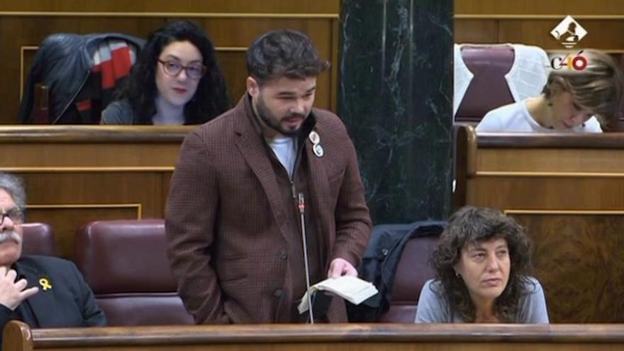 Rufián acusa a Rajoy de recuperar la educación franquista