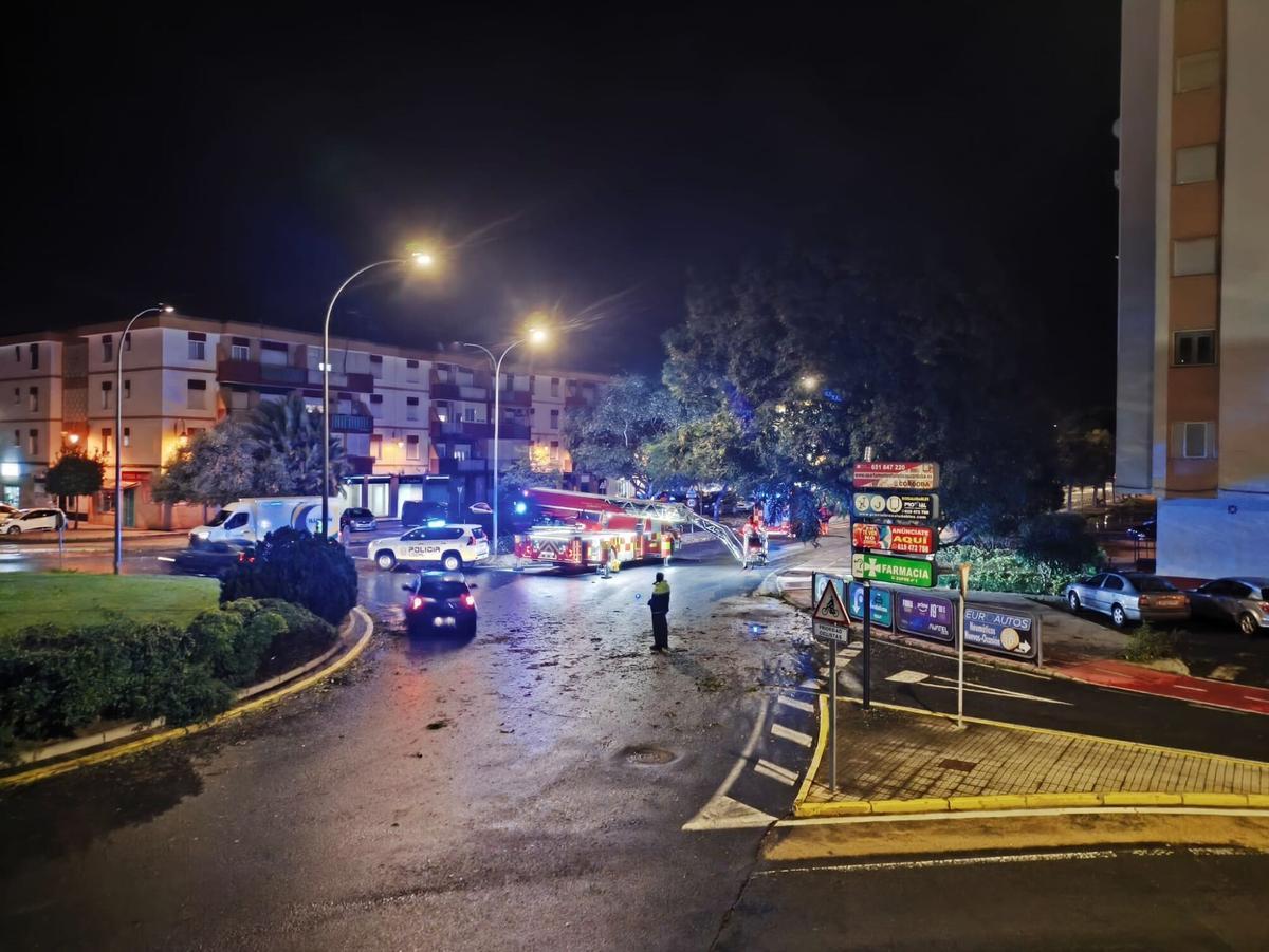 Bomberos actuando este pasado jueves en Ayamonte.
