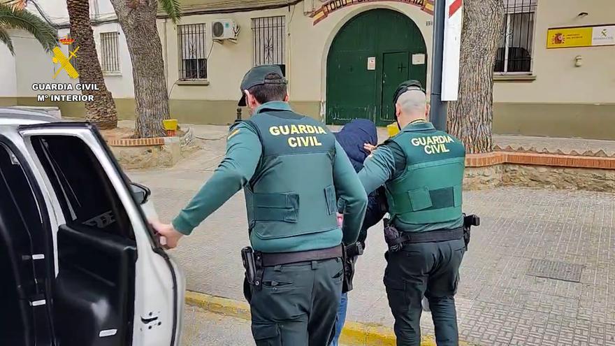 Cae una banda que robaba a personas mayores en València y luego vaciaba sus cuentas