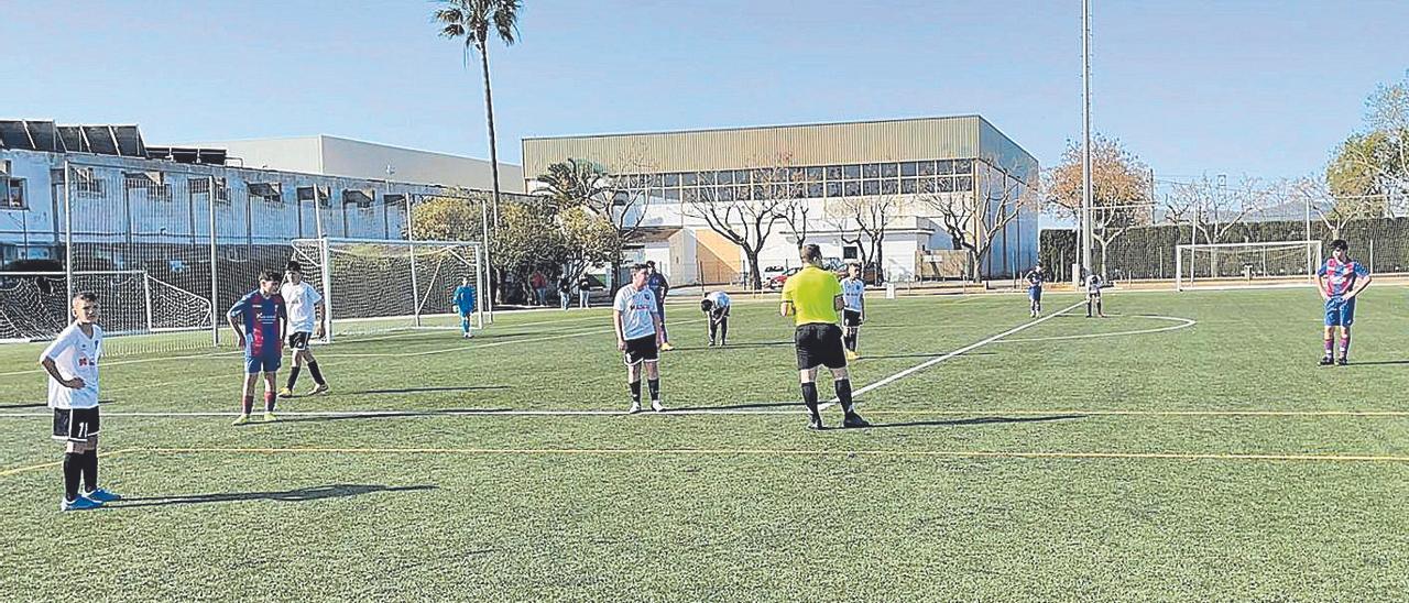 En todos los partidos de fútbol y fútbol sala hubo un parón en el minuto 8 como protesta.