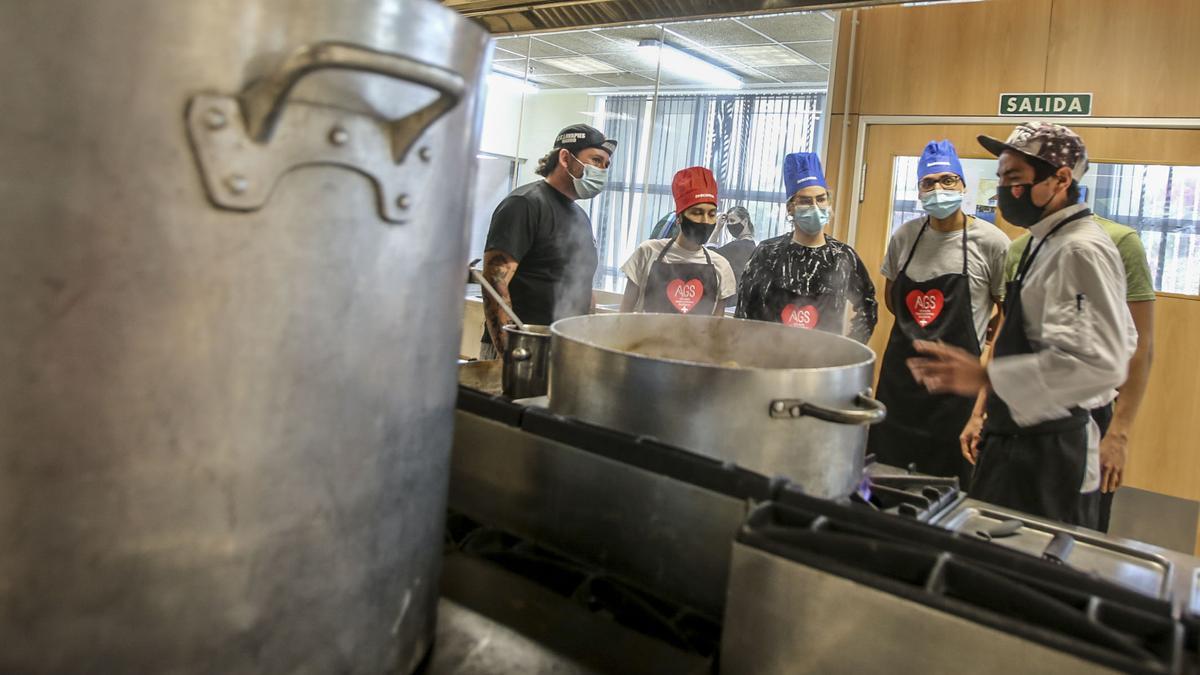 La Cámara de Comercio y Alicante Gastronómica se alían para formar una treintena de jóvenes desempleados