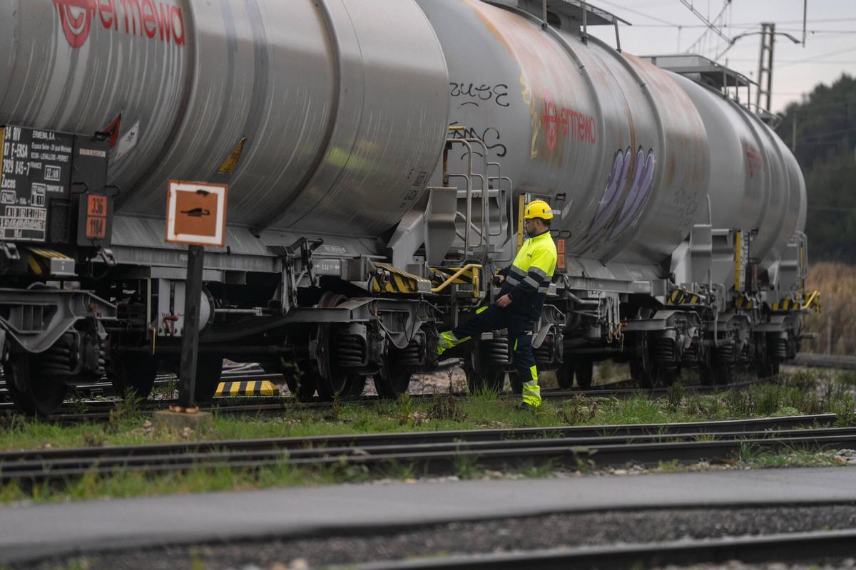 El bloqueig de trens paralitza el 80% del trànsit internacional de mercaderies