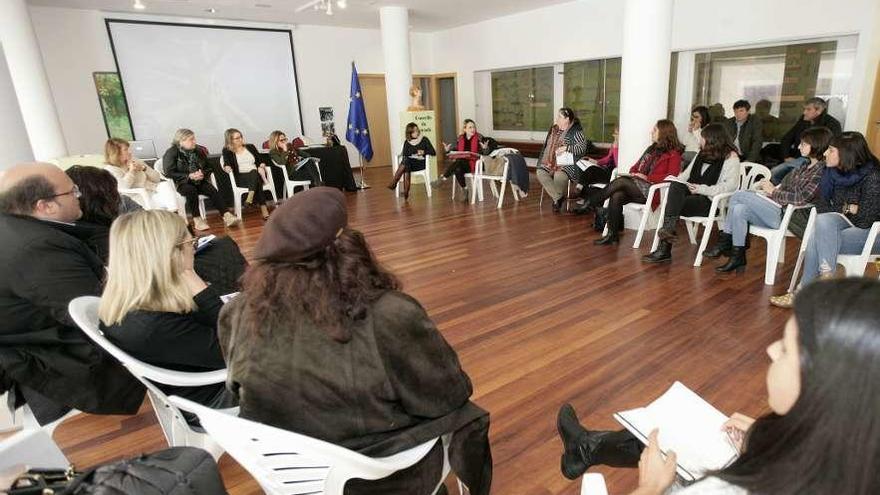 Una de las mesas de participación pública celebradas ayer. // Bernabé/Cris M.V.