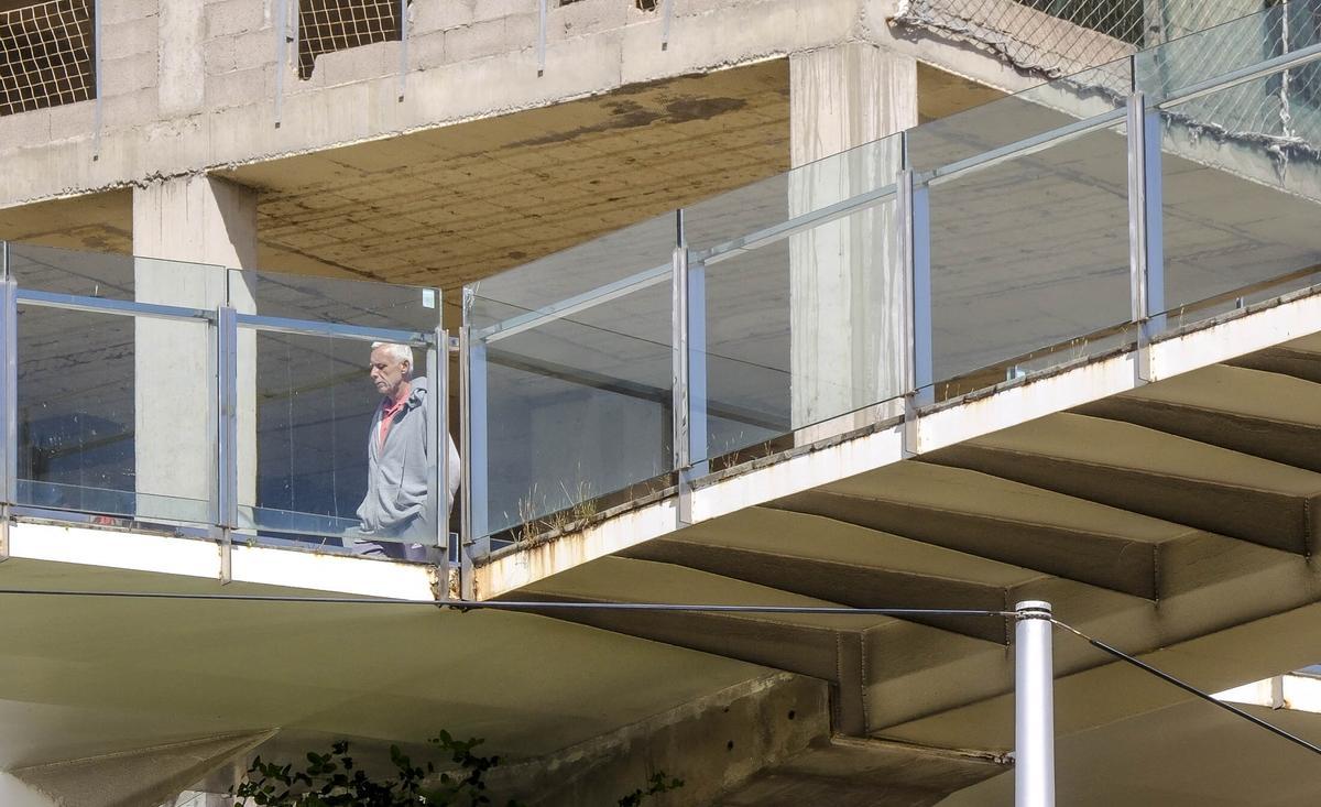 Ascensor y escaleras mecánicas del barranquillo Don Zoilo y Primero de Mayo
