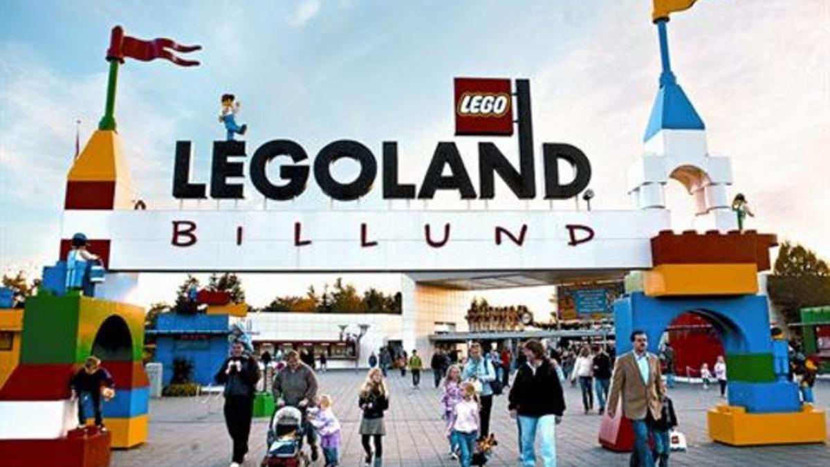 Entrada del parque temático Legoland en Billund (Dinamarca).