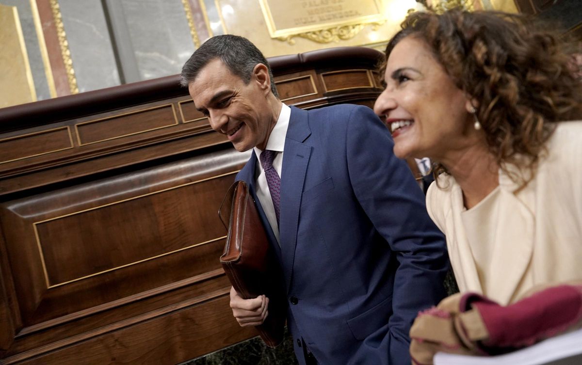 Pedro Sánchez y María Jesús Montero