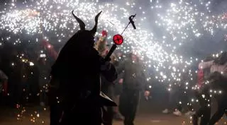 Jugando con fuego: «A los ‘dimonis’ ya no nos dejan perrear como antes»