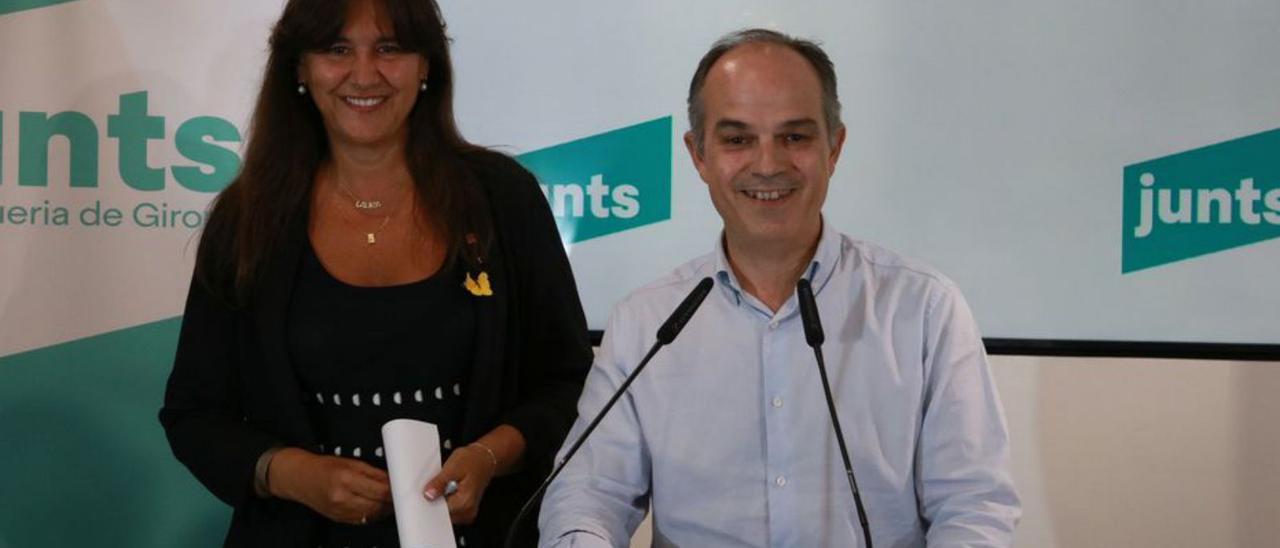 Jordi Turull i Laura Borràs a la seu de Junts a Girona. | ACN