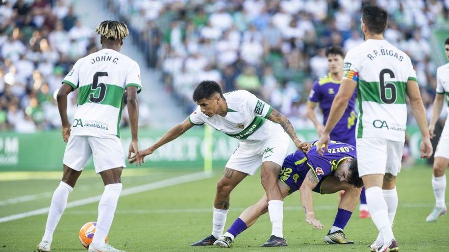 El Málaga CF baja un puesto tras la derrota en Elche