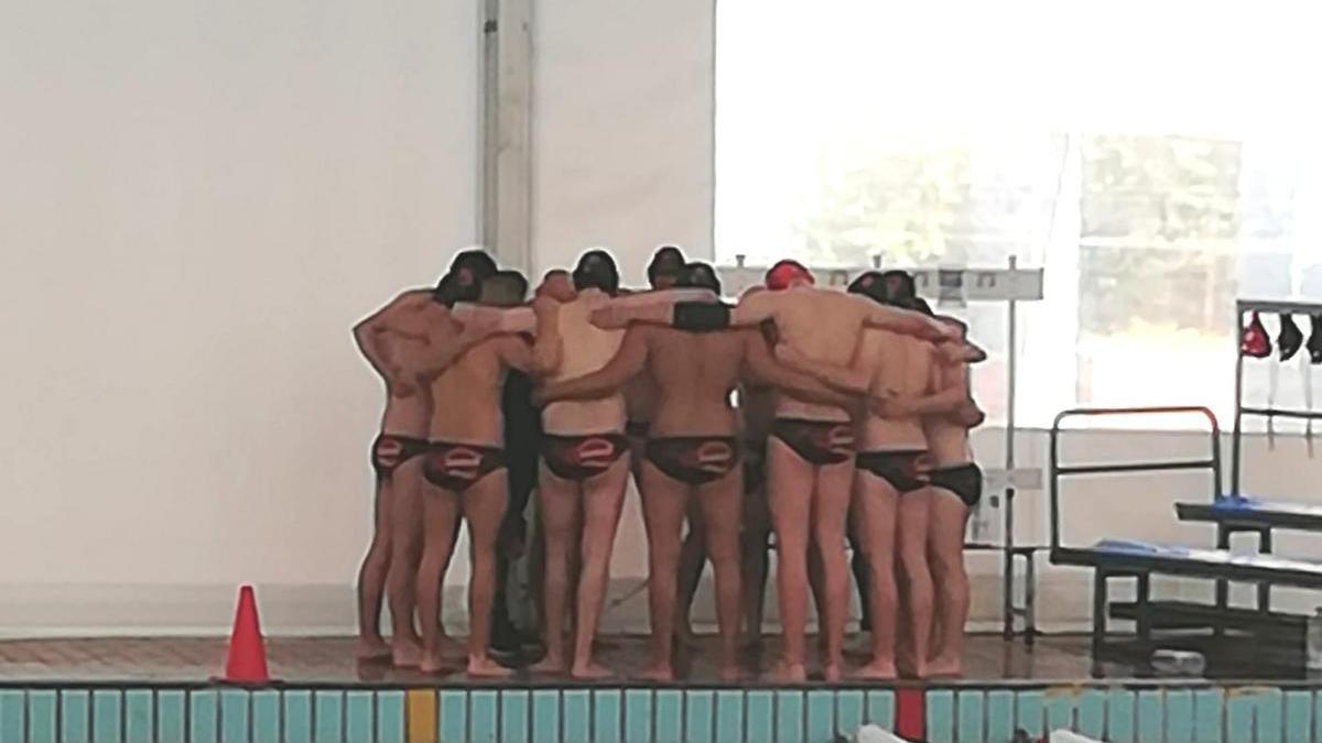 El partido de vuelta será este mismo fin de semana, en Nazaret, donde el Sénior del Waterpolo Turia tendrá que ganar de más de un gol para lograr el ansiado ascenso a la Primera División Masculina.