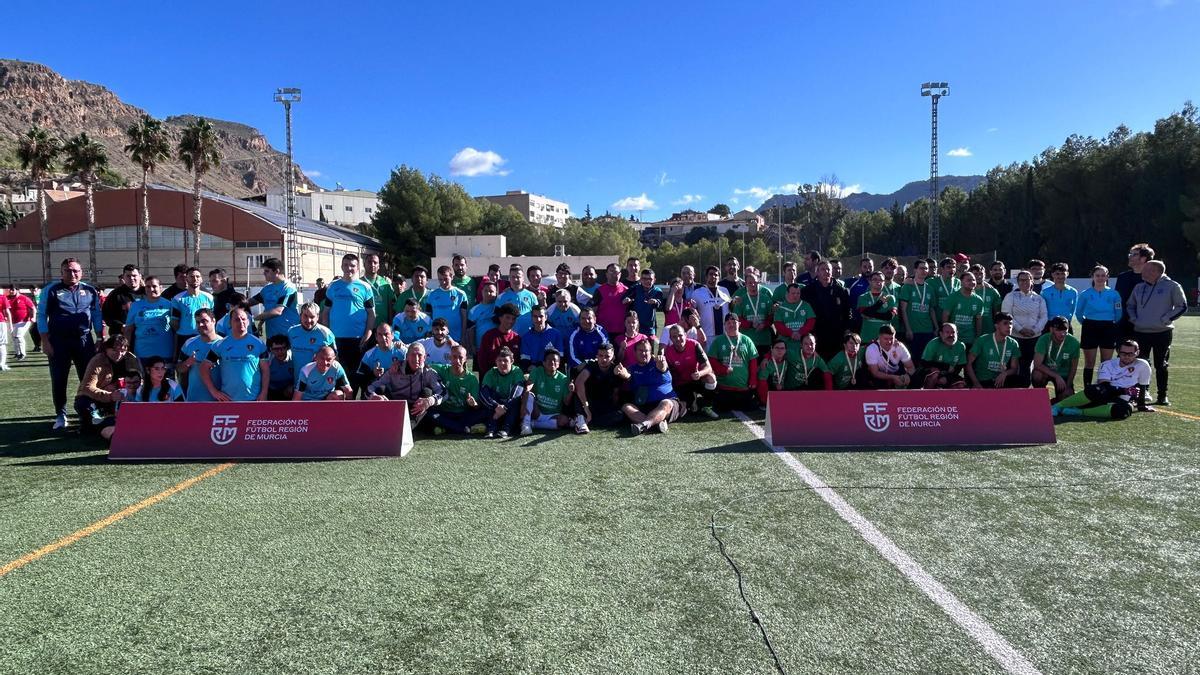 Primera jornada de la Liga Súper Fútbol 8
