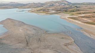 La falta de lluvias mantiene las reservas hídricas de la provincia de Alicante en mínimos históricos