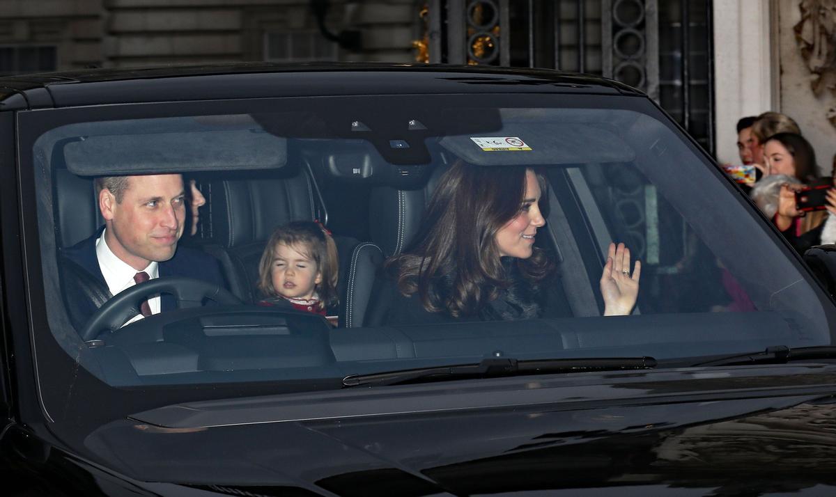 Los Duques de Cambridge a su llegada a Buckingham Palace