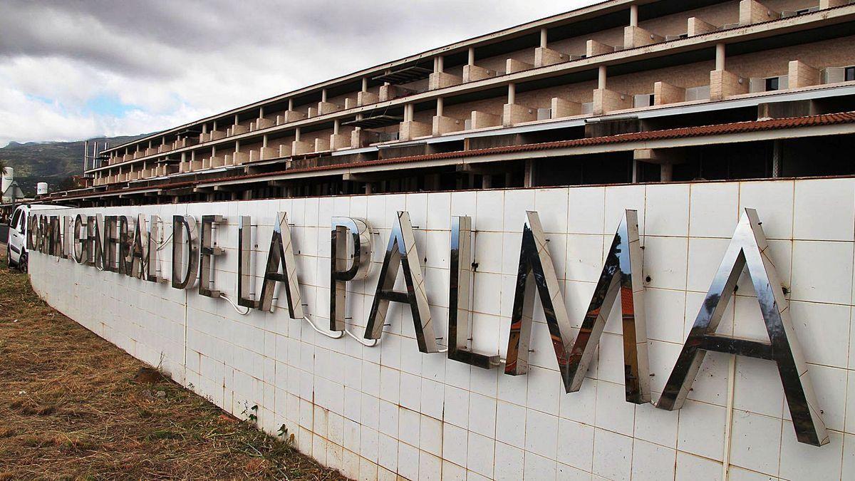 Acceso del Hospital General de La Palma.
