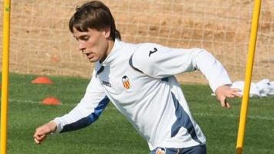 Sergio Canales, hoy, durante el entrenamiento en Paterna.