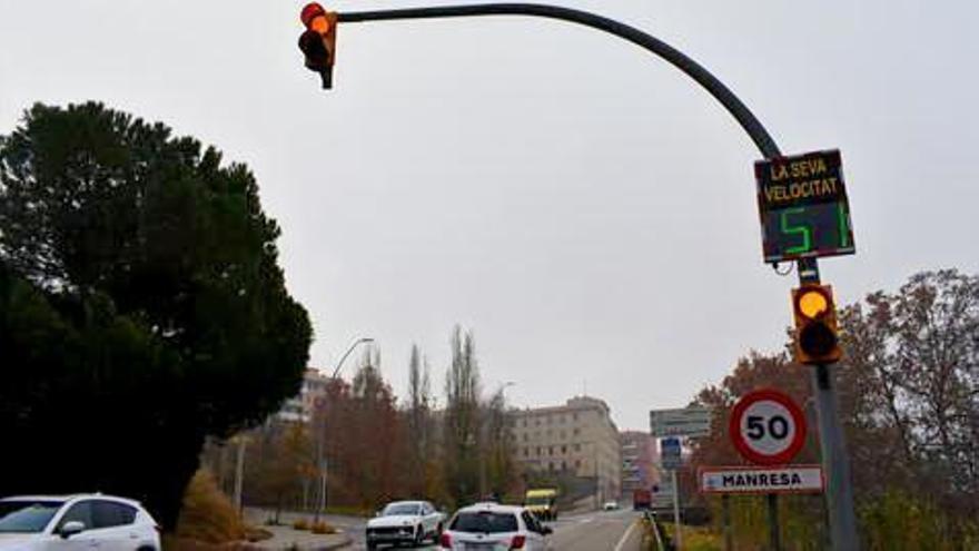 Nou radar informatiu situat a la carretera de Cardona, a la cruïlla amb el carrer Martí i Pol i el Pont Nou