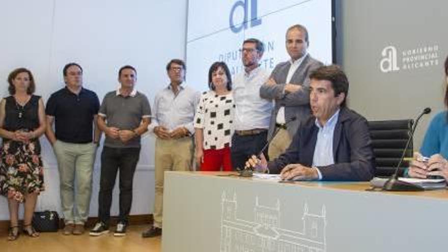 El nuevo equipo de gobierno del PP en la Diputación, durante la rueda de prensa del jueves.