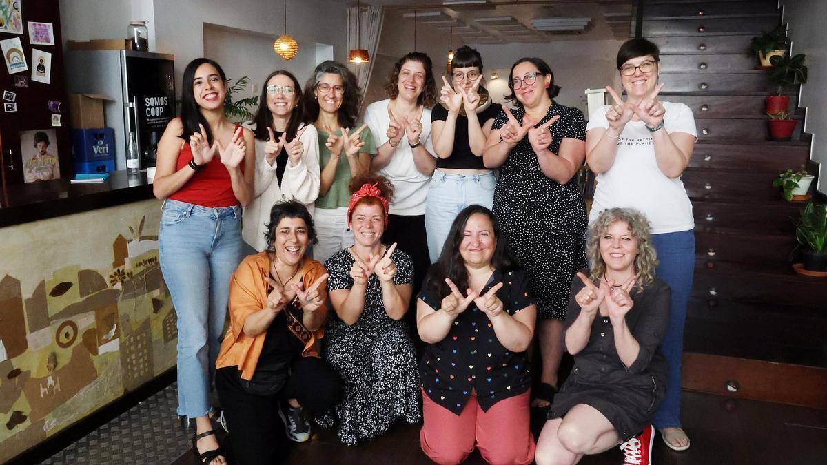 Participantes en la primera 'editatona' de Wikiesfera celebrada en Galicia, en A Morada de Vigo.