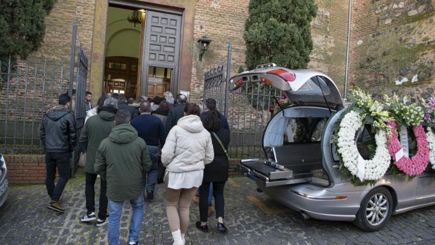 Piedrabuena (Ciudad Real) acoge el funeral de Belén, joven asesinada el 8 de enero.