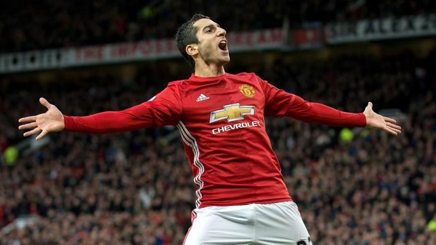 Mkhitaryan le da tres puntos al United de Mourinho