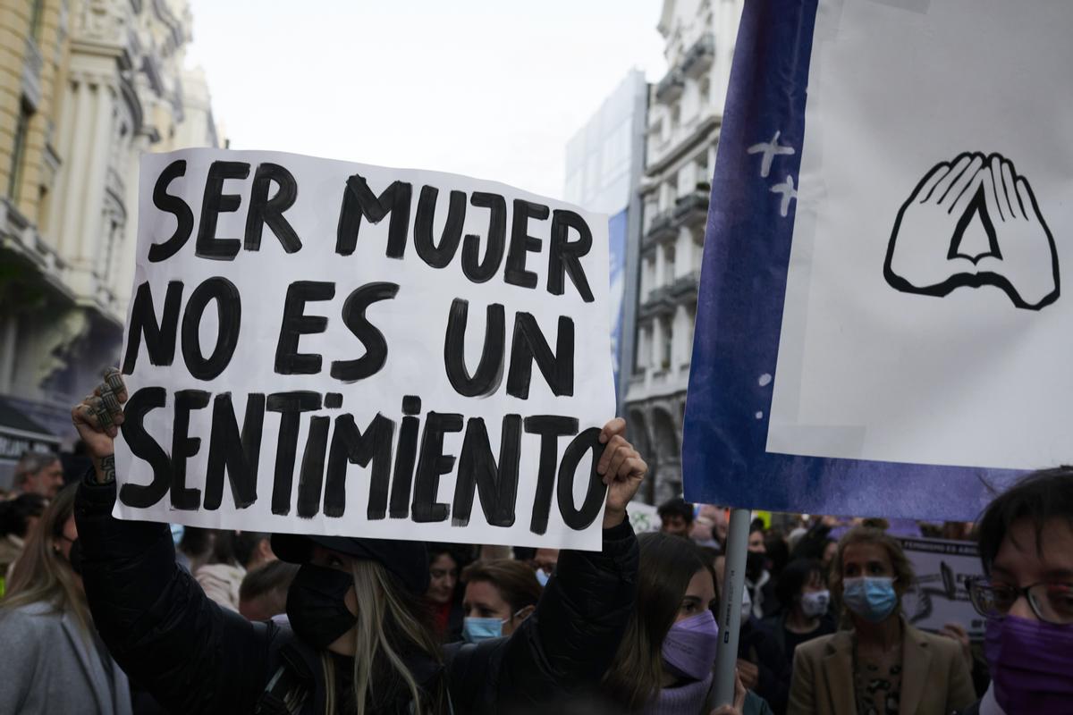 Manifestación del Movimiento Feminista de Madrid bajo el eslogan "El feminismo es abolicionista".
