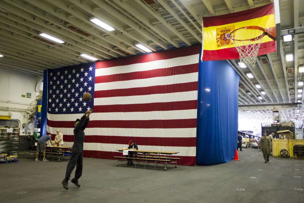 El portaaviones del ejército norteamericano USS Kearsarge