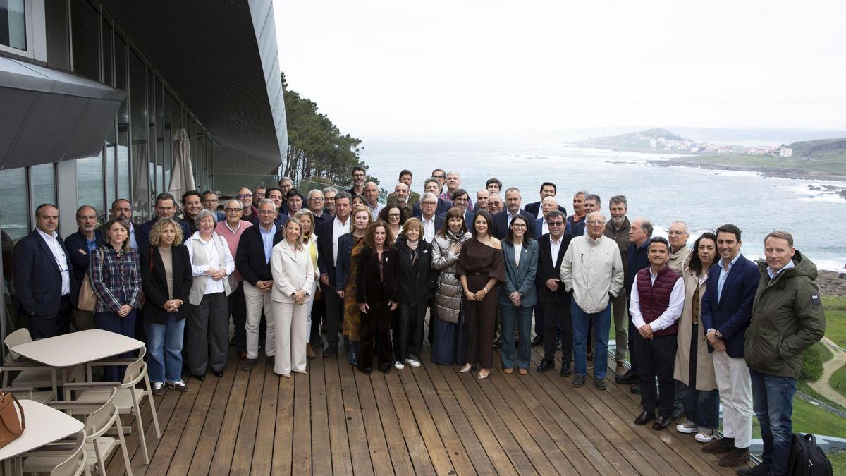 Participantes na reunión do Foro Económico de Galicia, celebrada este xoves no Parador de Muxía.