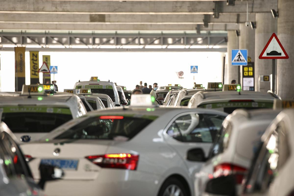 Taxis en el aeropuerto Alicante-Elche
