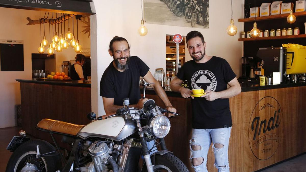 Kaffee und Motorradwerkstatt: Eine verrückte Kneipe im Süden von Mallorca -  Mallorca Zeitung