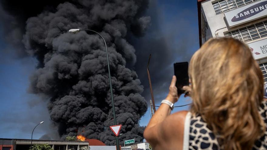 El Ayuntamiento de Zaragoza revisará todas las licencias del polígono Cogullada tras el incendio del bazar chino