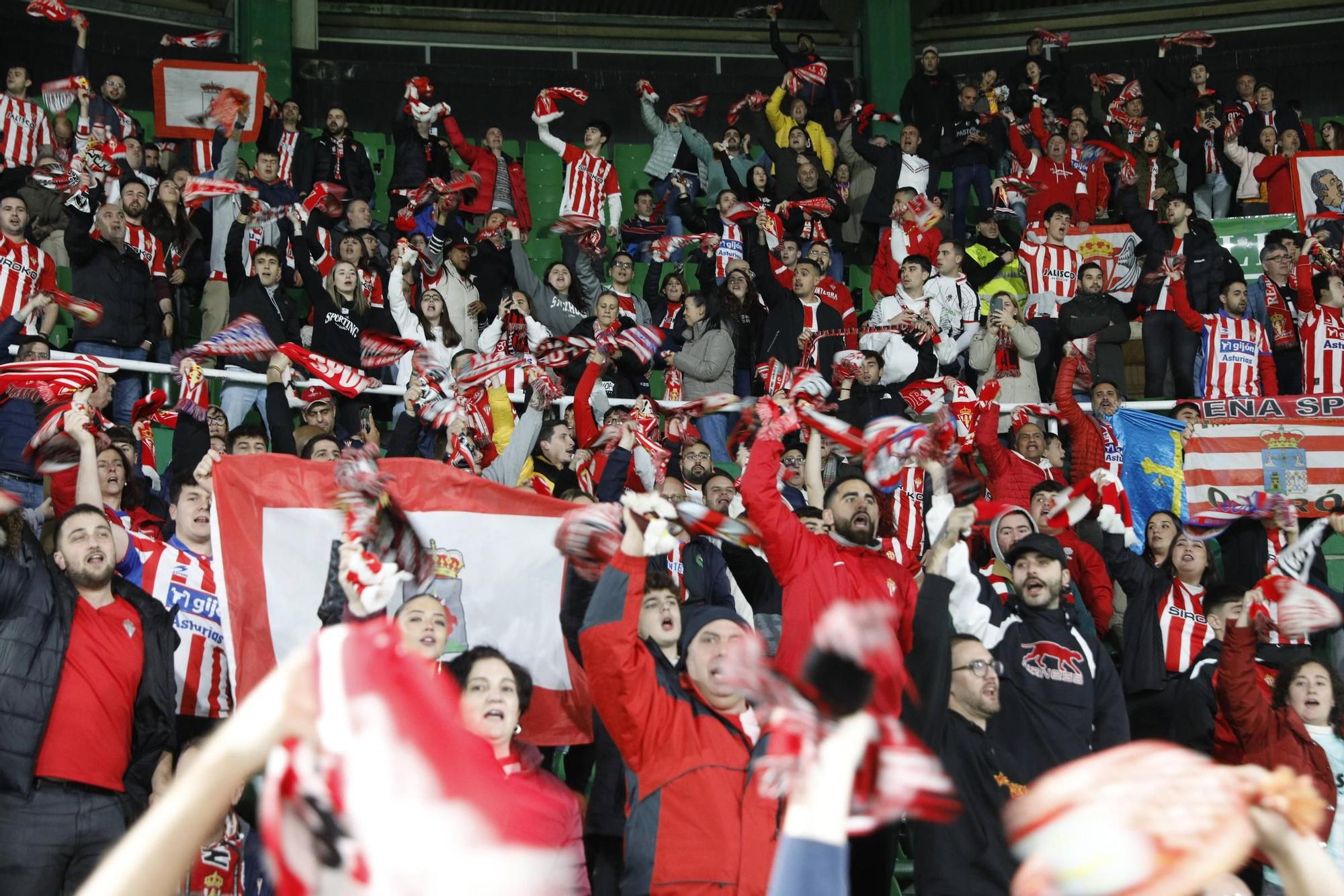 Así fue (en imágenes) el partido de Copa Racing-Sporting, y el viaje de la Mareona