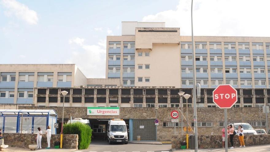 El hospital Virgen del Puerto recupera un ala de la sexta planta